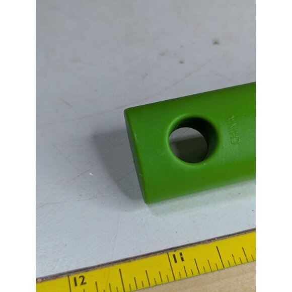 Kuhn Rikon Switzerland Cheese Slicer With Green Handle & Stainless Steel Blade - Picture 2 of 4